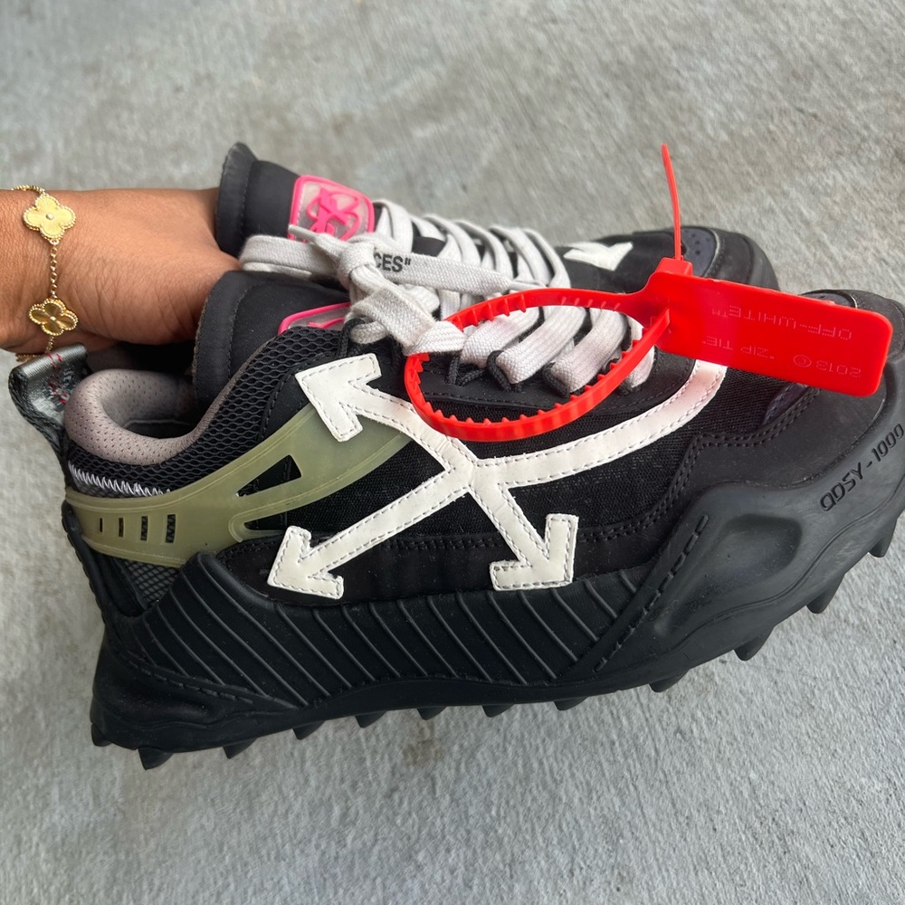 Off white sneakers size 39